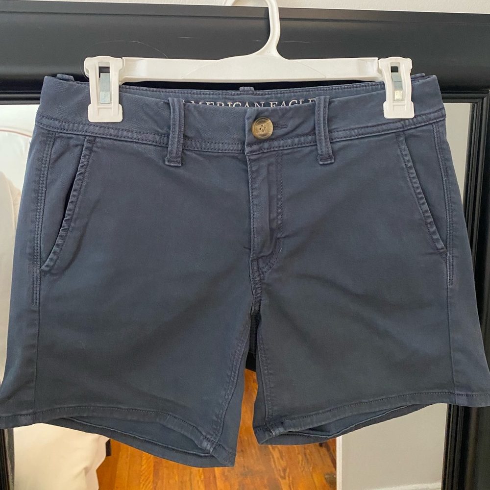 American Eagle - Mid-Rise Shorts